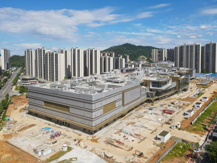 永旺梦乐城（湘江新区店）正有序推进装修工程。 湘江早报全媒体记者 罗钟杰 摄