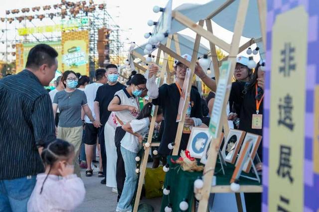 锡林郭勒盟青少年文化荟非遗展示区。受访者供图