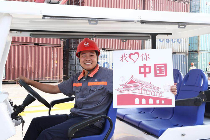 从“托举哥”到全国人大代表,凭实干立身蜕变丨寻找当年的你|周冲|羊城晚报|救人|广东省|广州市_新浪新闻