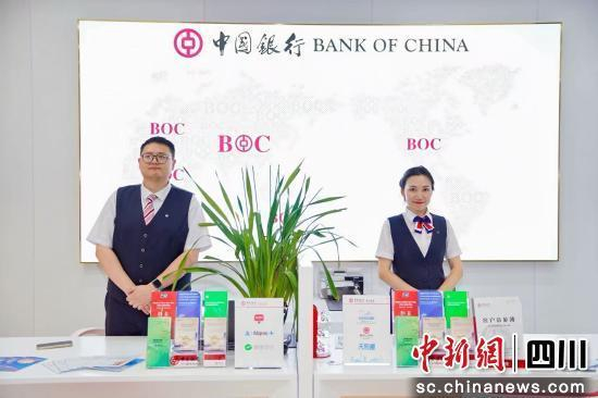 提供多语种翻译服务。四川中行 供图