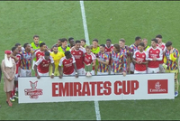 3-0完胜毕巴！赛后庆祝，队长厄德高手捧酋长杯奖杯