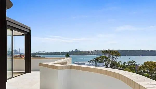 杨兰兰顶层公寓景观。《每日邮报》