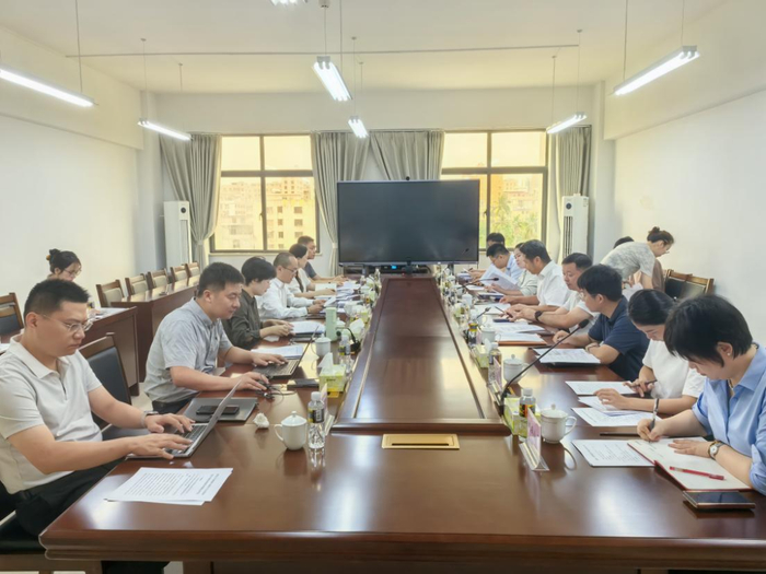 综保区、龙华区握手计划项目推进座谈会。