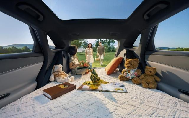 　　纯电混动双布局，拓展出行新边界