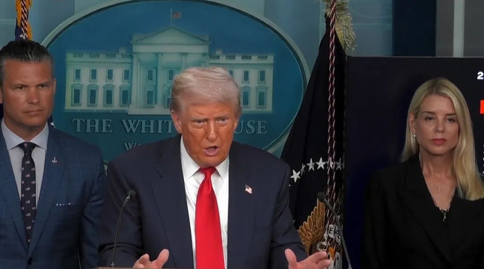 当地时间8月11日，特朗普在白宫新闻发布会回答提问。 视频截图