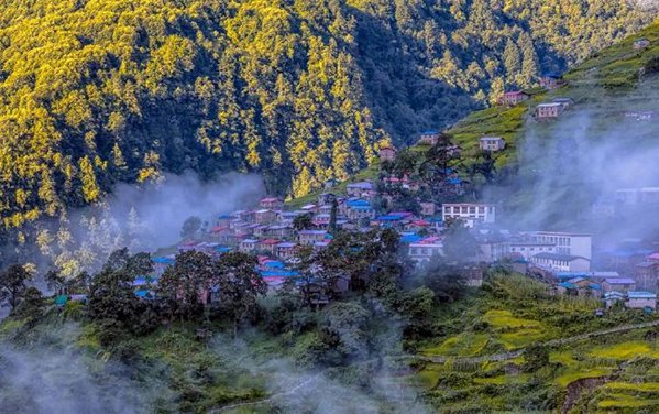 定结县陈塘沟风景区 西藏旅游杂志社