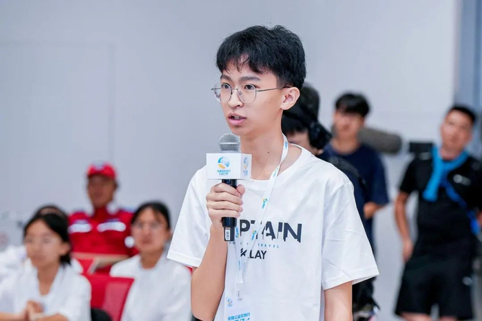 第二届安踏希望班同学与学长学姐交流。（图源：活动主办方供图）