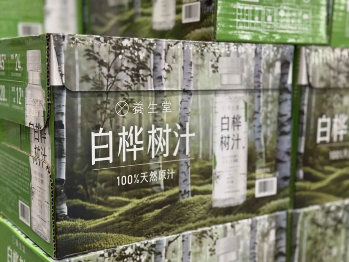 山姆会员店鄞州店货架上的白桦树汁。
