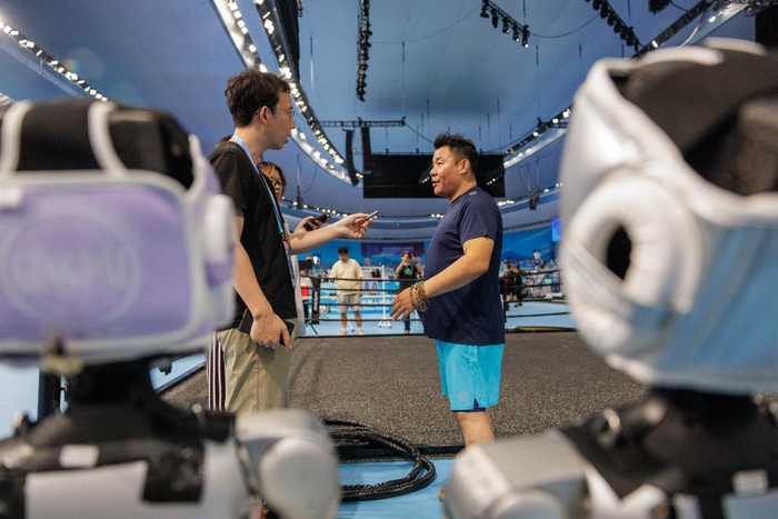 世界拳击冠军、国家女子拳击队原执行总教练李洋在训练间隙接受新京报贝壳财经记者采访 新京报记者王子诚/摄