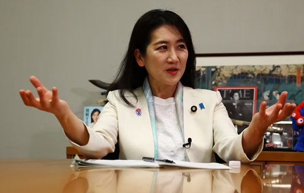 日本参议员松川瑠衣 路透社