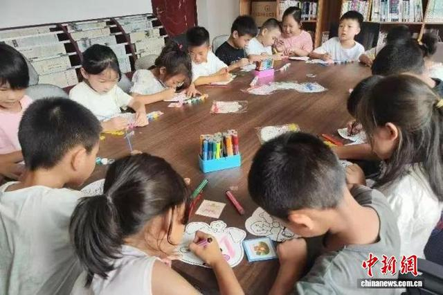 近日，一场山东手造体验活动在菏泽市单县谢集镇王桥史楼新村新时代文明实践中心举行。单县县委宣传部供图