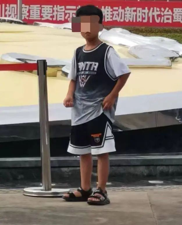 失联时小朋友穿着这身衣服