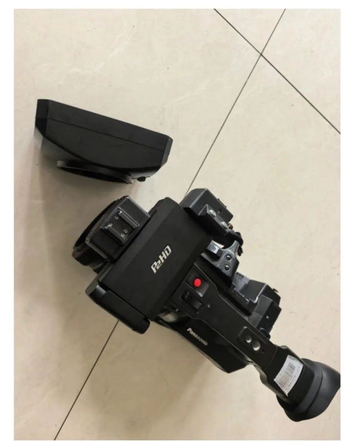 被损坏的摄像机