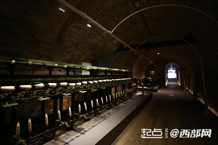 长乐塬抗战工业遗址公园窑洞内景。