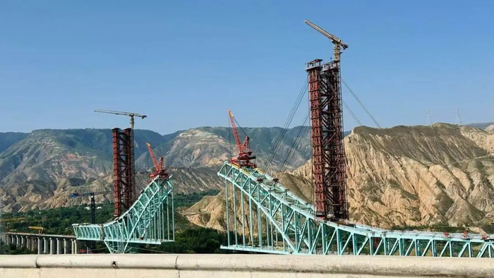 大桥合龙前图片 图源网络