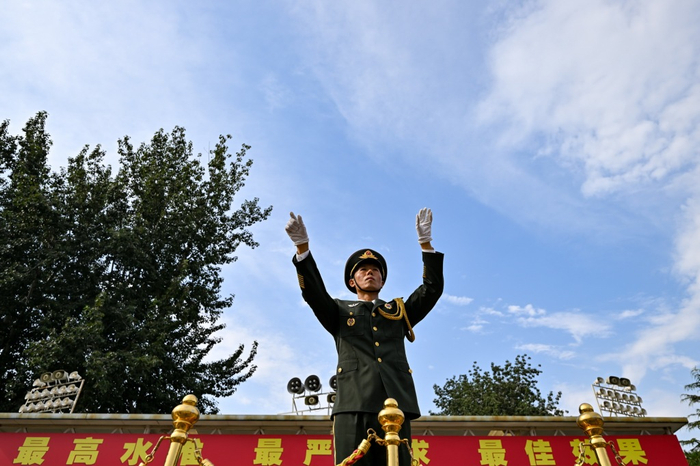 中国人民解放军联合军乐团在进行训练（8月12日摄）。新华社记者 张铖 摄