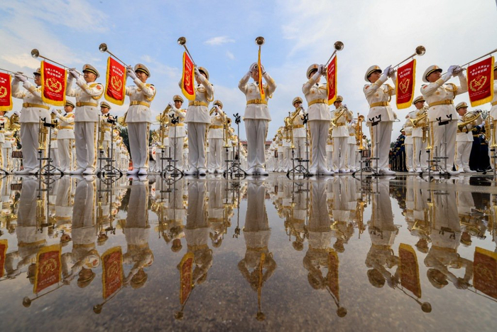 中国人民解放军联合军乐团在进行训练（8月12日摄）。新华社记者 殷刚 摄