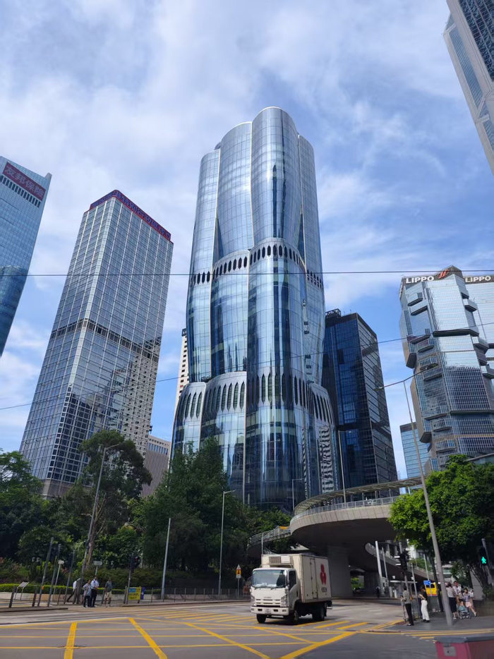 图：中环The Henderson商业大厦&nbsp; &nbsp; &nbsp; 界面新闻记者邹文榕拍摄