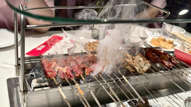 鹤岗小串以食材新鲜而闻名。 澎湃新闻记者 王岱玉 图