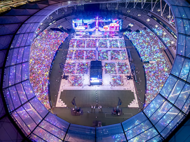 8月23日，上海体育场，时代少年团演唱会。徐家汇体育公园 图