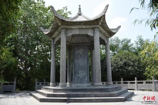 复建的受降亭。王宇 摄