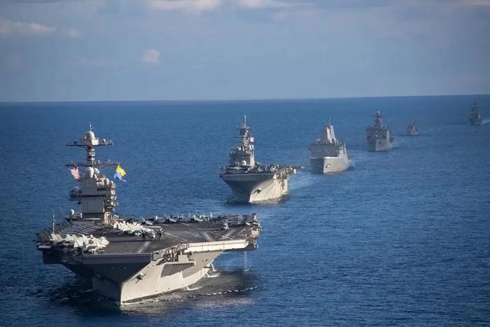 (资料图)航行中的美国海军CVN-78“福特”号航母纵队 美国海军