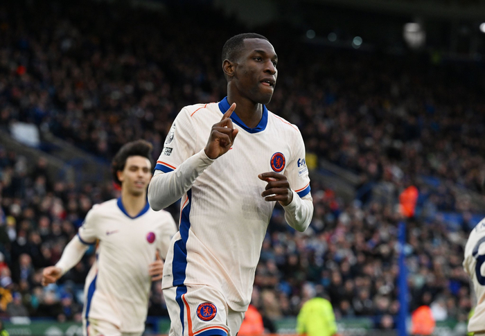 据美联社消息,阿尔巴尼斯政府之所以采取如此严厉的行动,是因为情报显示伊朗方面在澳大利亚境内“至少主导或指使了两起针对犹太群体的袭击事件”。这一表态,意味着澳大利亚认为伊朗不仅在中东输出影响力,还直接威胁到了澳大利亚的社会安全。