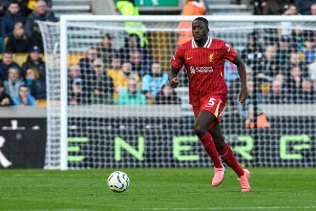 安东尼联手贝蒂斯“杀价”！要求租借回西甲，曼联不接受就砸手里