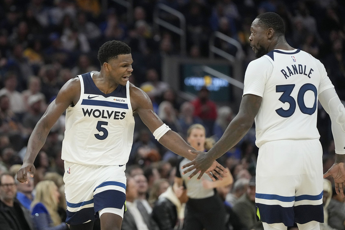 西汉姆联明确拒绝埃弗顿求购索切克30岁中场留守伦敦体育场