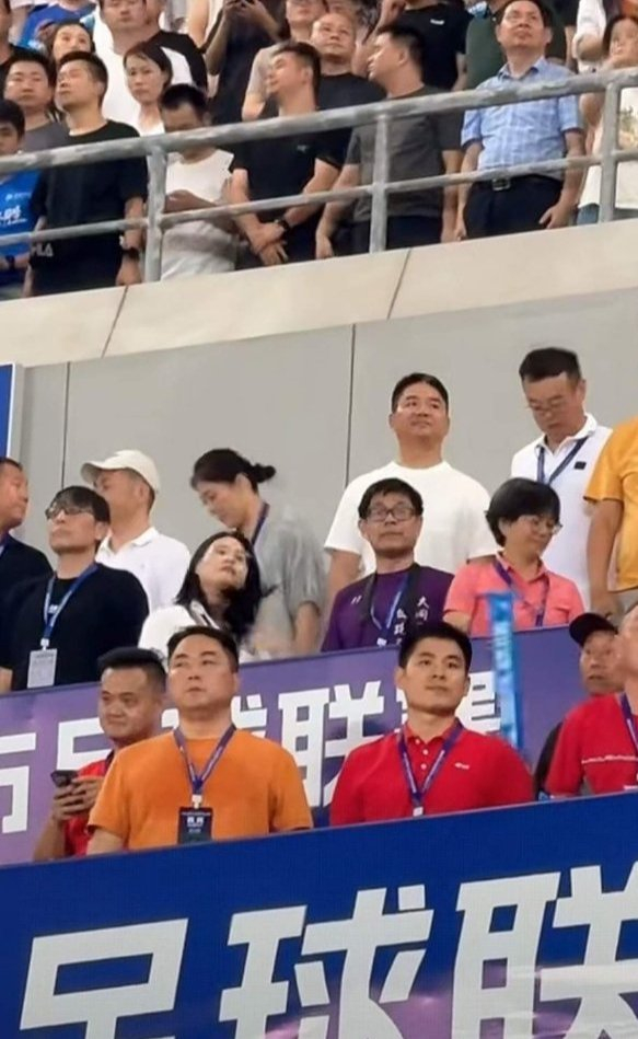 韩媒：孙兴慜带领多名韩国球员，积极帮助归化球员卡斯特罗普融入