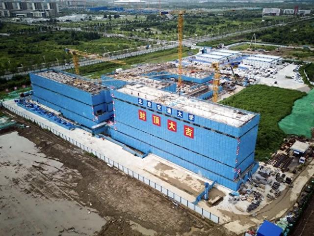 北交大雄安校区 博士生公寓封顶 。赵小玉 摄