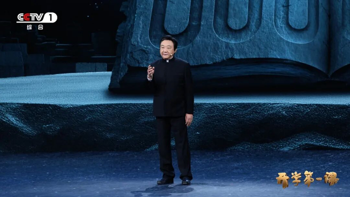 侵华日军南京大屠杀遇难同胞纪念馆原馆长朱成山 