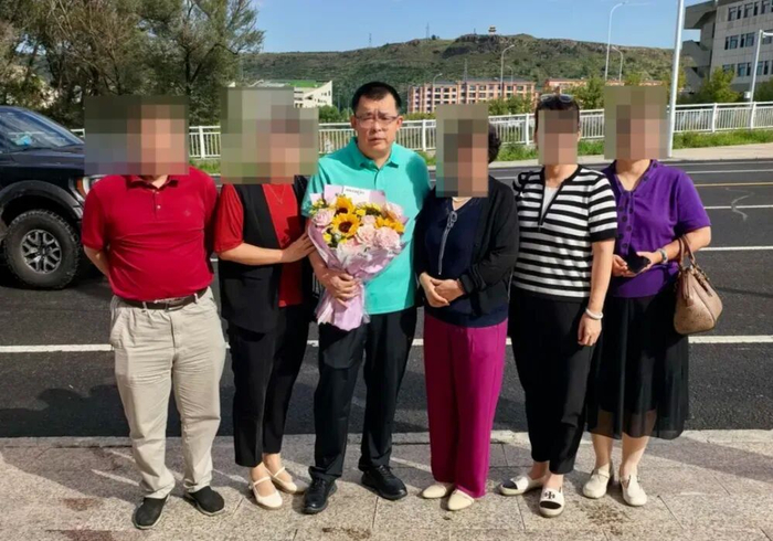 家人接邢志强回家  红星新闻 图