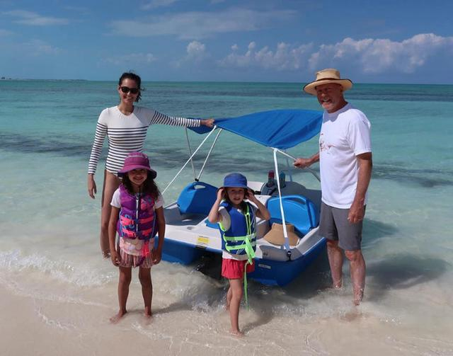 布鲁斯·威利斯一家。来源：社交平台截图