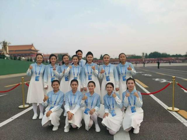 9月3日，部分首都高校大学生合唱团成员合影。中青报·中青网记者 张国/摄