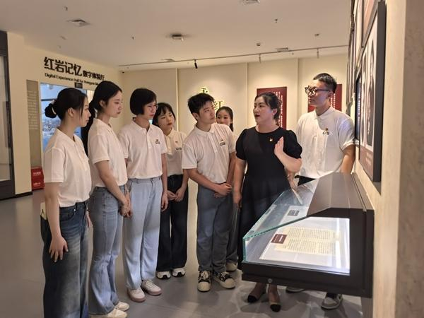 广西大学暑期社会实践团在重庆开展调研。受访者供图