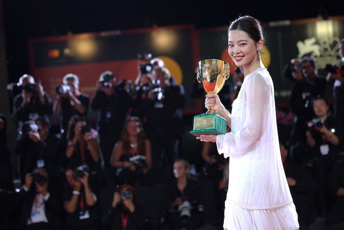 辛芷蕾獲威尼斯影后，她從不掩飾“想紅”的野心