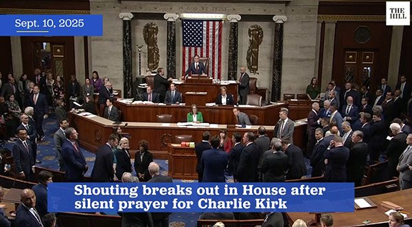 美国国会众议院举行默哀仪式 视频截图