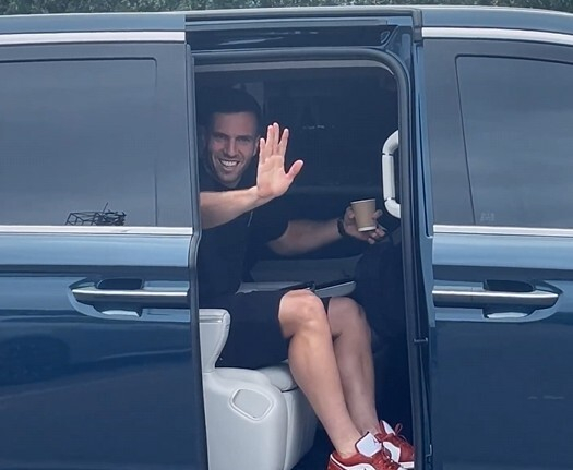 博主：李明今天现场督战国安备战亚冠，球队熟悉了亚冠用球