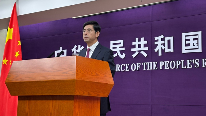 9月18日下午3點，商務部新聞發(fā)言人何亞東在北京主持例行新聞發(fā)布會。部談澎湃新聞記者趙利新 圖