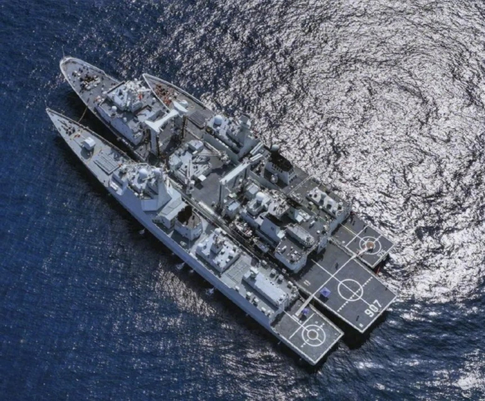海底軍艦 印象的な艦首部分の巨大なドリルもリアルに再現！東宝特撮映画『海底