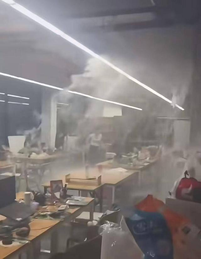 网传视频截图