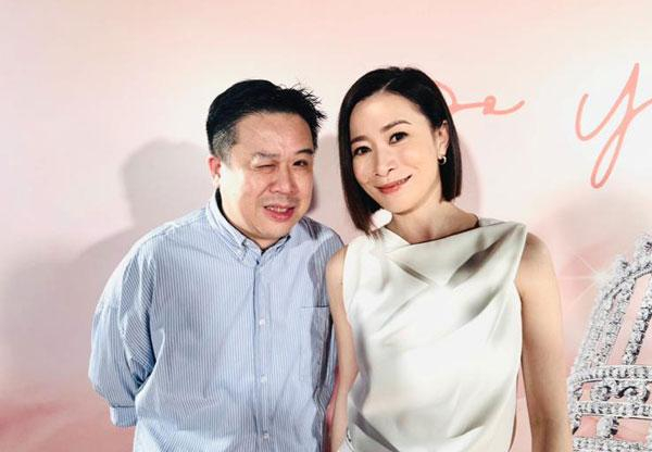 《2025香港小姐竞选》监制晴朗与佘诗曼合影。 晴朗供图 