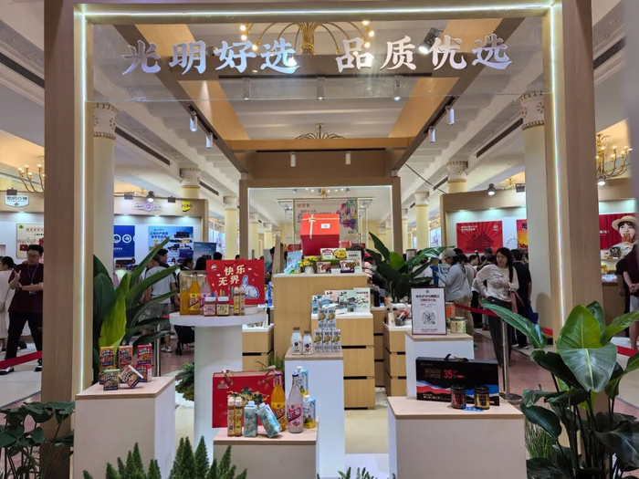 潘洁摄