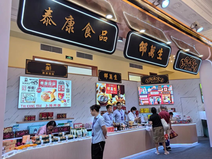 潘洁摄