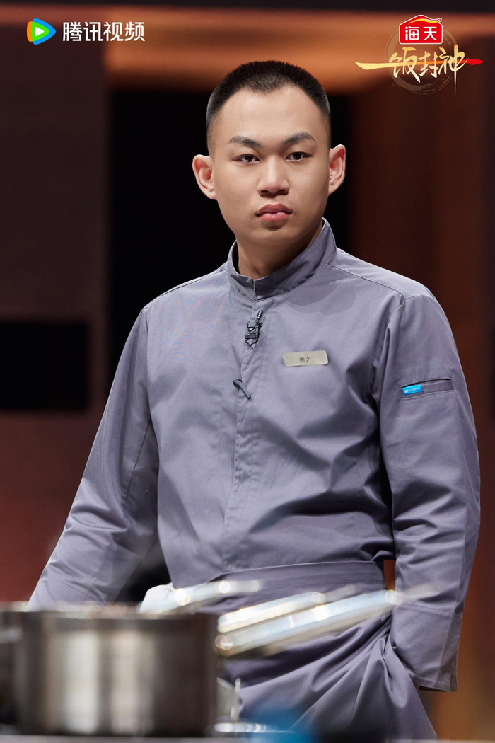 叶林辉参加《一饭封神》现场剧照