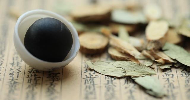 中风偏瘫的“续命”金方，一个治“软瘫”，一个治“硬瘫”