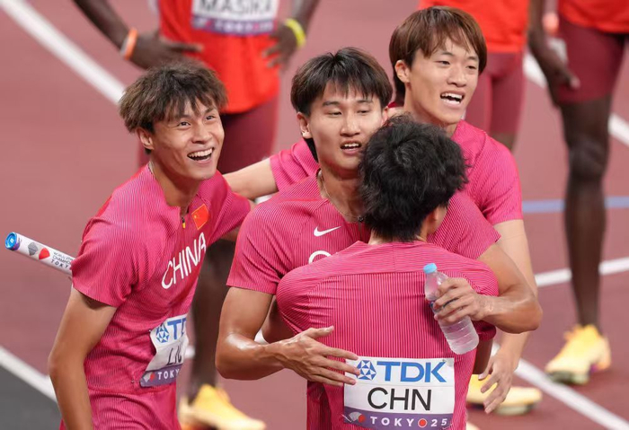 中国男子4×400米接力的队员们首次站上世锦赛的这个项目，他们都表示有信心在未来越来越好。