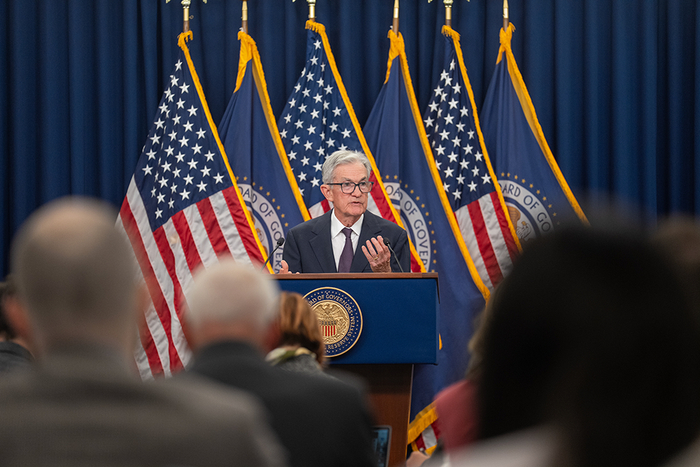 9月17日，美國聯邦儲備委員會主席鮑威爾在華盛頓出席記者會。儲主策路新華社 資料圖