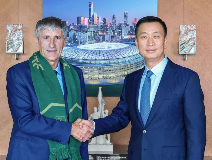 董路质疑国安高层：非要打造中国巴萨+没那本事 塞蒂恩就是装C犯